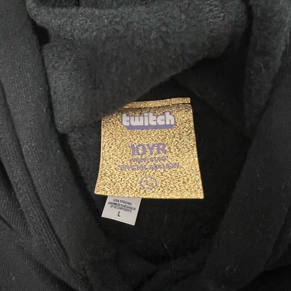 EXCLUSIVE Twitch 10 year hoodie - Picture 3 of 3